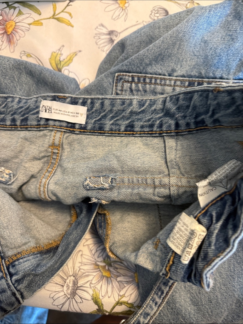 Zara Wide-Leg Cargo Jeans with Strap Details - Picture 7 of 8